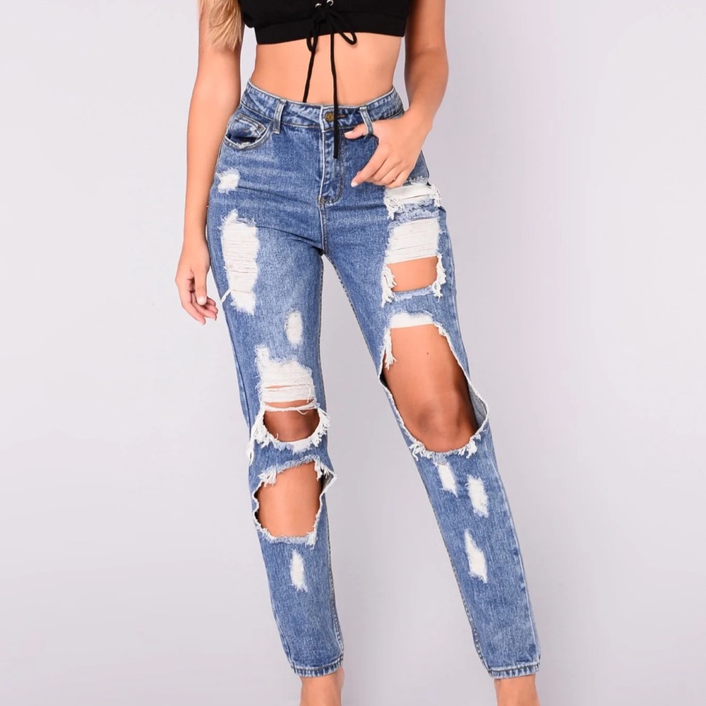 Fashion Nova boyfriend style jeans